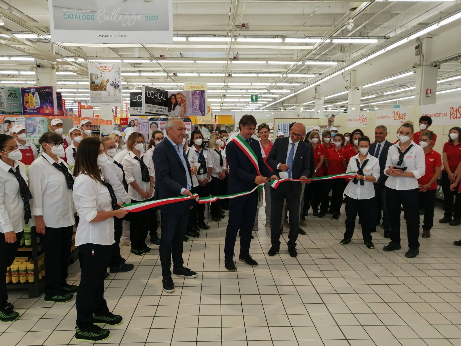 Copertina per Il nuovo Conad apre le porte a Ronchi, 4.500 metri quadri e 71 dipendenti